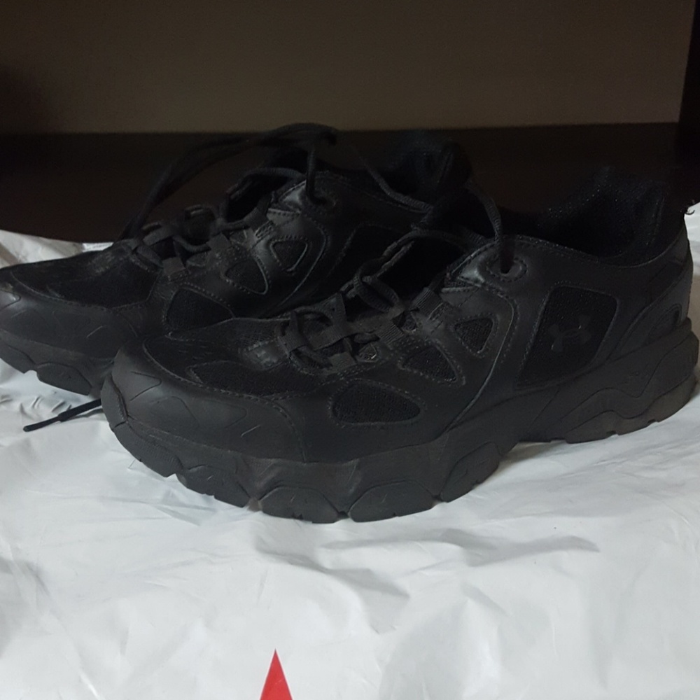 Under Armour sneakers size 11.5 black